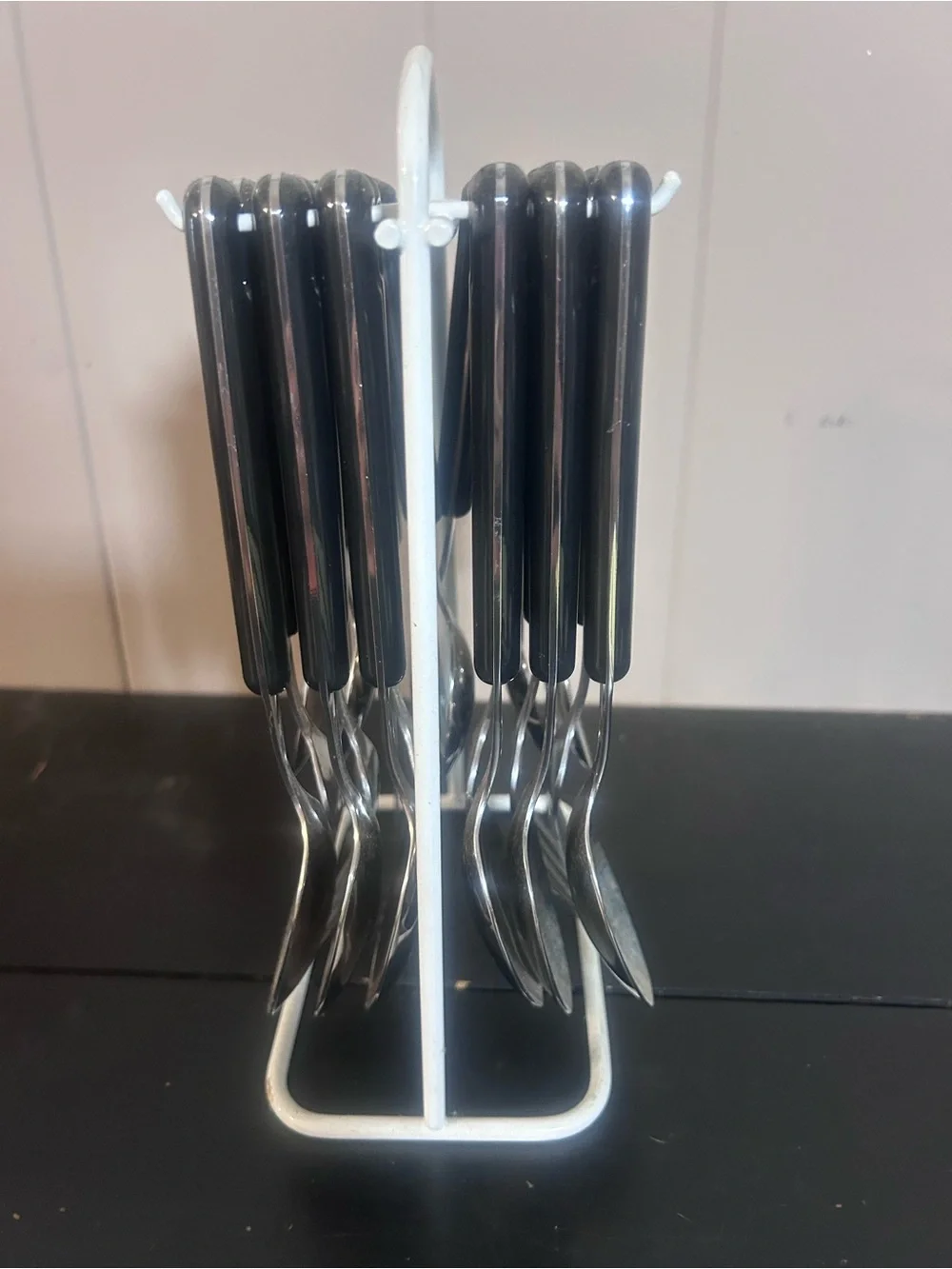 23 Pc Black Handle Stainless Flatware Set w/ Caddy Service for 4 Missing 1 Knife